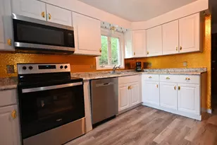 124 Holly Hill Dr, Montville, CT 06382 - Photo 17