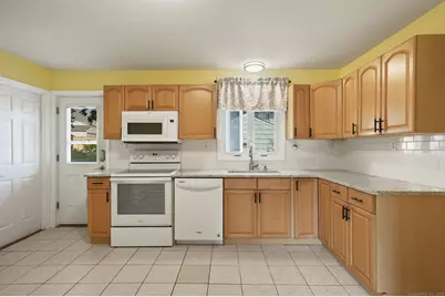 150 San Gabriel Avenue, Stratford, CT 06614 - Photo 9