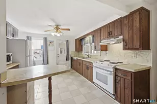 15 Lin Sal St, Windsor Locks, CT 06096 - Photo 17