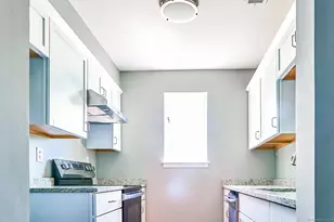 393 Laurel Ave, Bridgeport, CT 06605 - Photo 15