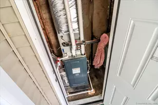 50 Greenhouse Rd, Bridgeport, CT 06606 - Photo 23