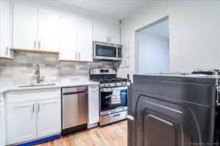 50 Greenhouse Rd, Bridgeport, CT 06606 - Photo 7