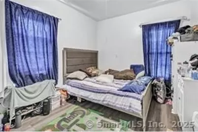 75 Sanford Avenue, Bridgeport, CT 06604 - Photo 11