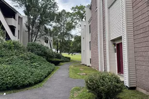 123 Burgundy Hill Ln, Middletown, CT 06457 - Photo 17