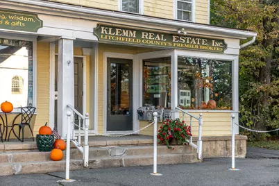 289 Main Street South, Woodbury, CT 06798 - Photo 9