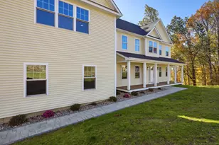 19 A Apache Dr, Brookfield, CT 06804 - Photo 3