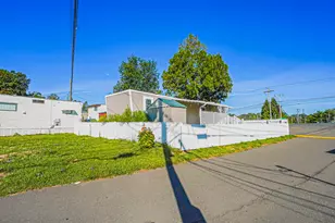 525 E Main St, Branford, CT 06405 - Photo 15