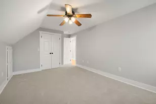 25 Division St, Waterford, CT 06385 - Photo 21