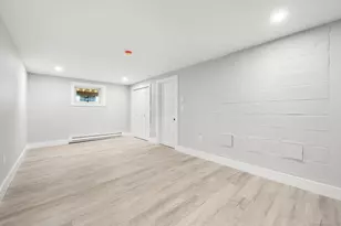 25 Division St, Waterford, CT 06385 - Photo 33