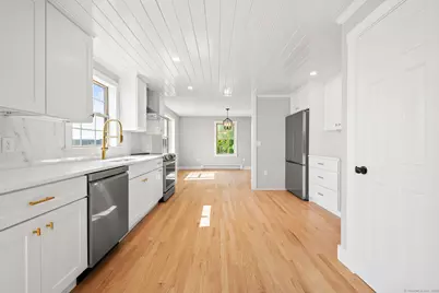 25 Division Street, Waterford, CT 06385 - Photo 9