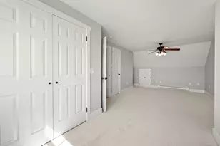 25 Division St, Waterford, CT 06385 - Photo 29