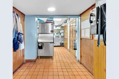 142 Hanover Street, Meriden, CT 06451 - Photo 9