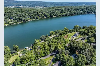 22 Candlewood Common, New Milford, CT 06776 - Photo 5