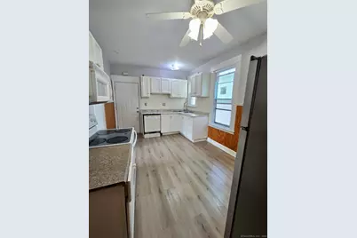 121 2nd Avenue #2nd Floor, West Haven, CT 06516 - Photo 3