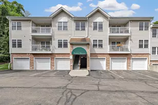 11211 Arganese Place, Trumbull, CT 06611 - Photo 3