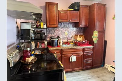 87 Mansfield Street, Hartford, CT 06154 - Photo 5