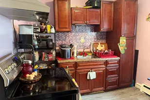 87 Mansfield St, Hartford, CT 06154 - Photo 5