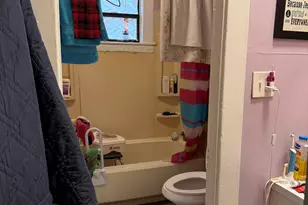 87 Mansfield St, Hartford, CT 06154 - Photo 9