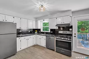 17 Briarwood Ln, Branford, CT 06405 - Photo 3