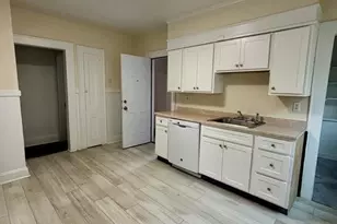 138 Mill Hill Ave, Bridgeport, CT 06610 - Photo 3