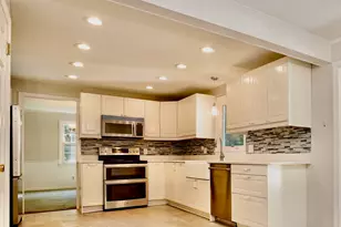 25 Goldenrod Ct, Cheshire, CT 06410 - Photo 5