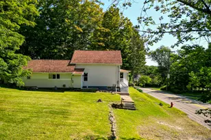 33 Newton St, Norwich, CT 06360 - Photo 3