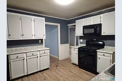 44 Woodlawn Avenue, Ansonia, CT 06401 - Photo 9