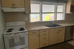 8 Nelson Pl, Fairfield, CT 06825 - Photo 7