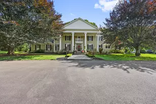 625 State St, Guilford, CT 06437 - Photo 1