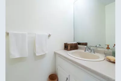 19 Prospect Ridge #APT 14, Ridgefield, CT 06877 - Photo 13