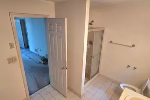 17 Dunbar Ln, Hamden, CT 06514 - Photo 11