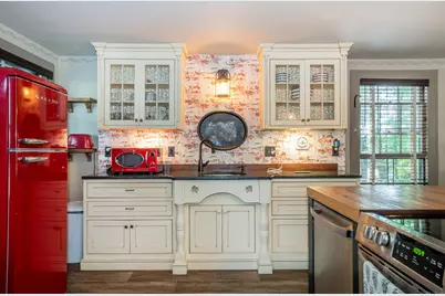 4 Stebbins Brook Lane, Simsbury, CT 06070 - Photo 9