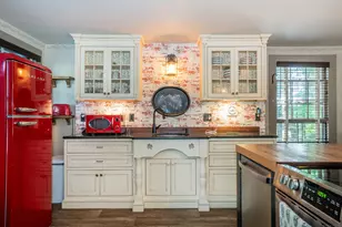 4 Stebbins Brook Ln, Simsbury, CT 06070 - Photo 9