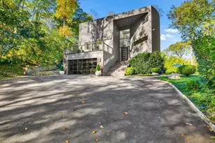210 Red Fox Rd, Stamford, CT 06903 - Photo 1