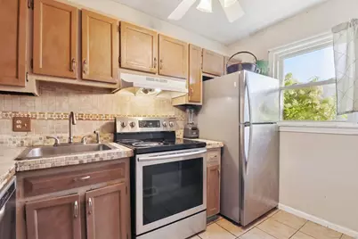 61 Meetinghouse Village #4, Meriden, CT 06450 - Photo 3