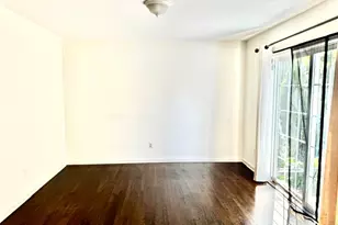 20 Rockmore Pl, Bridgeport, CT 06606 - Photo 5