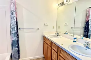 20 Rockmore Pl, Bridgeport, CT 06606 - Photo 11