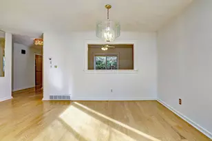 736 Quinnipiac Ln, Stratford, CT 06614 - Photo 11