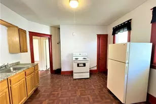 40 Cabot St, Hartford, CT 06154 - Photo 3