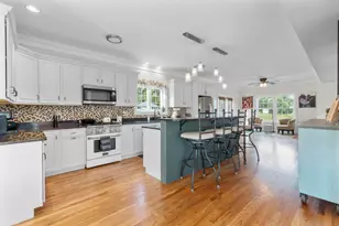 44 Meadow View Rd, New Haven, CT 06512 - Photo 13