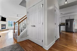 44 Meadow View Rd, New Haven, CT 06512 - Photo 9