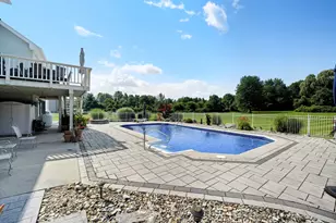 1 Meadow Wood Dr, Suffield, CT 06078 - Photo 3