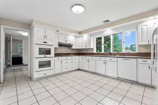 47 Sunset Dr, Orange, CT 06477 - Photo 7