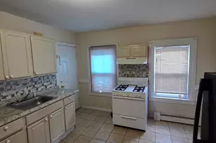 38 Walnut St, New Haven, CT 06511 - Photo 3