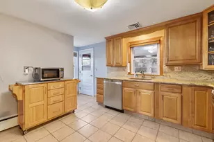 394 Trout Brook Dr, West Hartford, CT 06110 - Photo 3