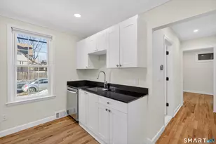 195 Laurel Pl, Bridgeport, CT 06604 - Photo 3