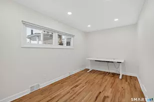 195 Laurel Pl, Bridgeport, CT 06604 - Photo 9