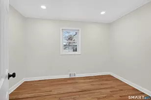 195 Laurel Pl, Bridgeport, CT 06604 - Photo 7