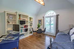 4 Harbour View Dr, New Fairfield, CT 06812 - Photo 9