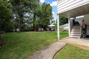 129 Fairlawn Ave, Waterbury, CT 06705 - Photo 9